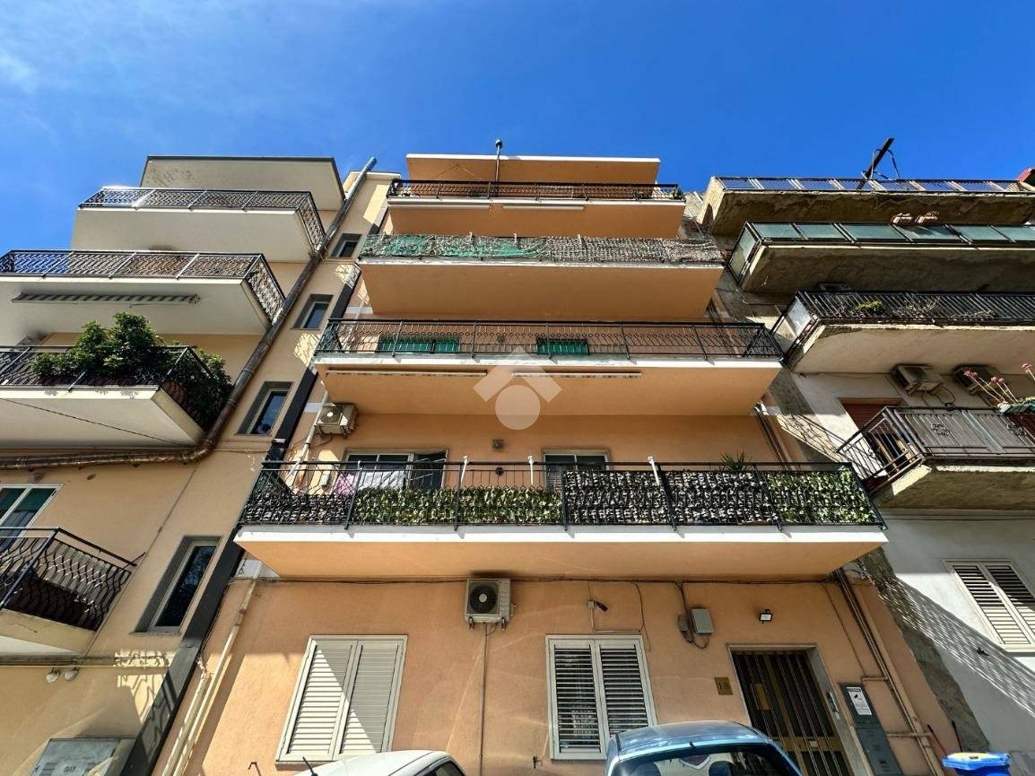 Apartamento T3 em Reggio Calabria, Italy N.º 66924