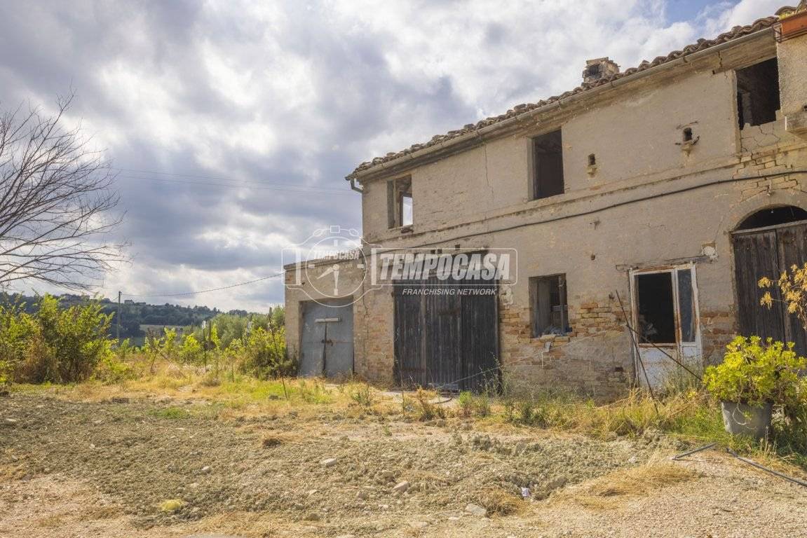 Casa de 2 dormitorios en Loro Piceno, Italy No. 337869