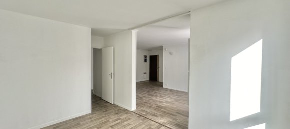 Apartamento de 4 dormitorios en Noisy-le-Grand, France No. 169208 2