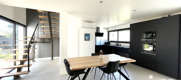 Casa de 3 dormitorios en Pessac, France No. 342359 2