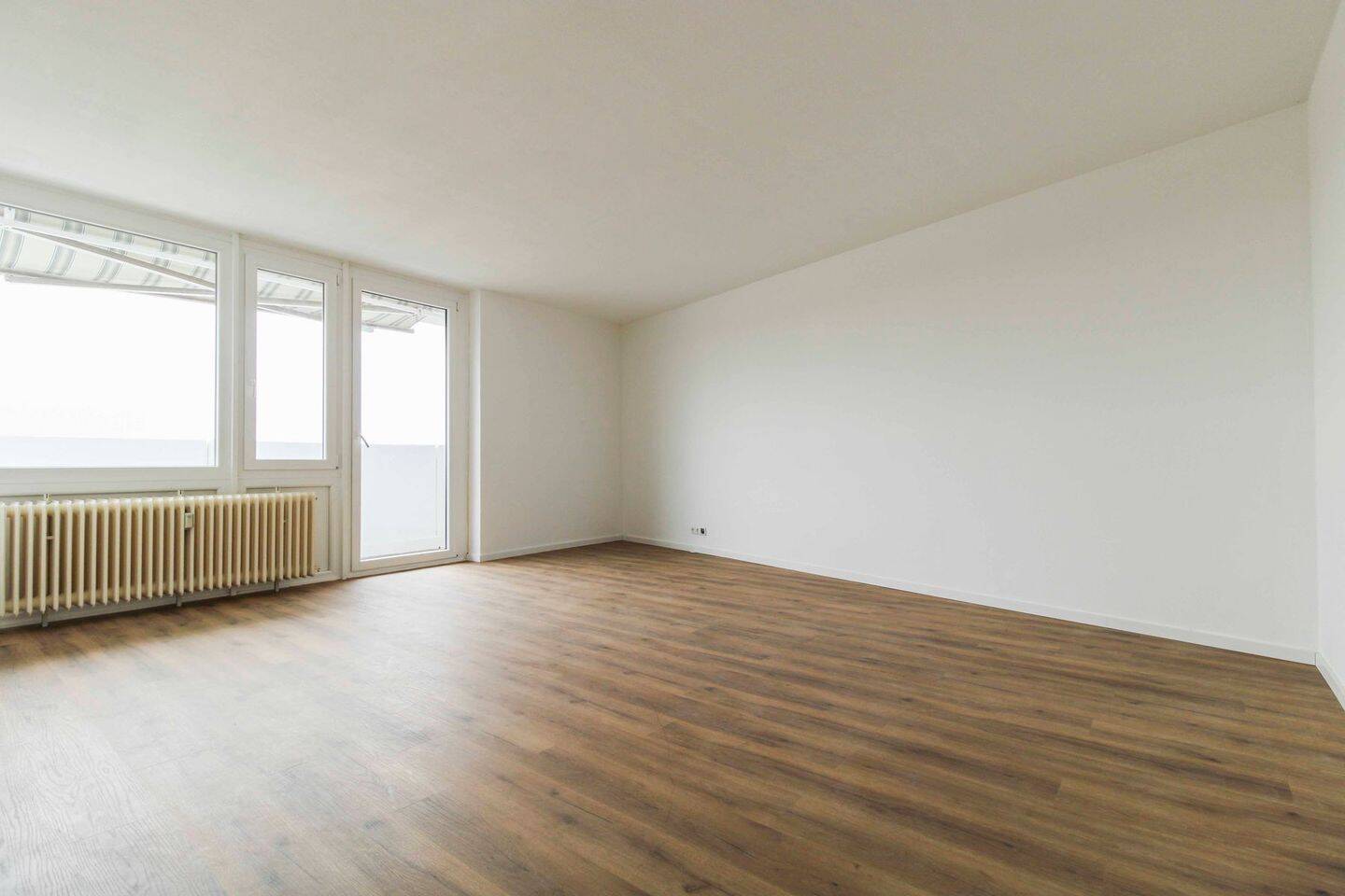 Квартира с 2 спальнями в Эрланген, Германия № 329900