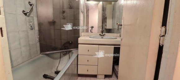 1 bedroom Apartment in Paris, France No. 171963 2