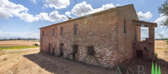 4 bedrooms House in Castiglione del Lago, Italy No. 58044 5