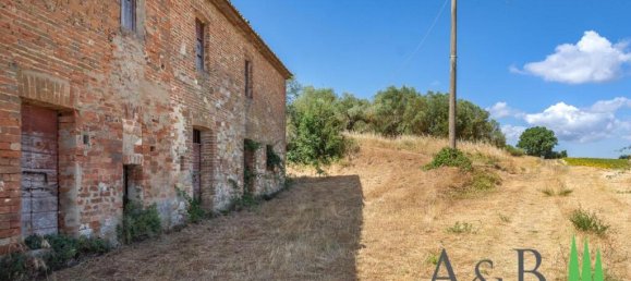 4 bedrooms House in Castiglione del Lago, Italy No. 58044 4