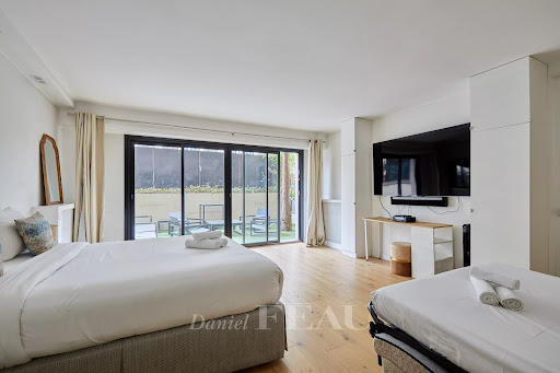 Studio in Paris, France No. 129951