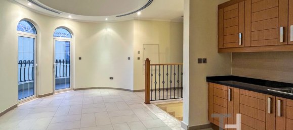 5 bedrooms Villa in Jumeirah Park, UAE No. 95262 3