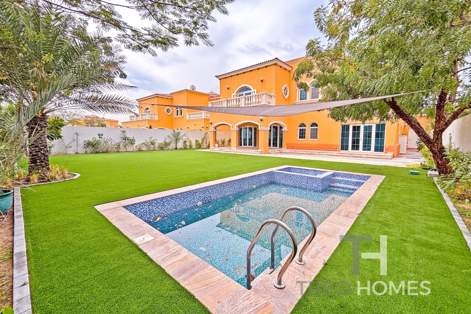 5 bedrooms Villa in Jumeirah Park, UAE No. 95262