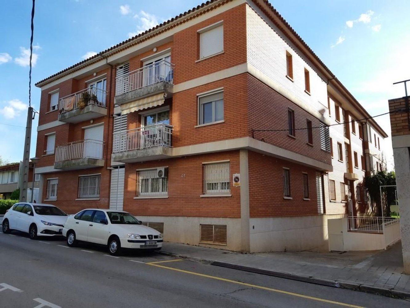 30m² Garage in Figueres, Spain No. 195879