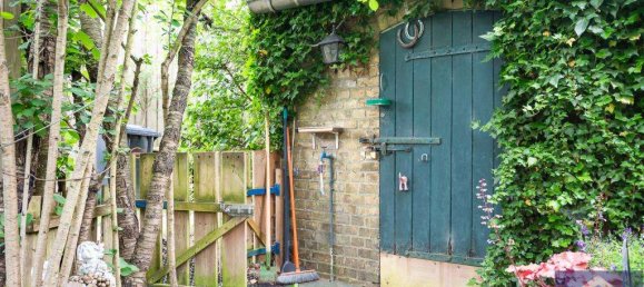 Здание с 15 комнатами в Рендсбург-Эккернфёрде, Германия № 83968 2