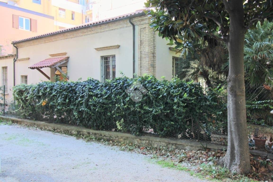 3 bedrooms Villa in Pescara, Italy No. 210892