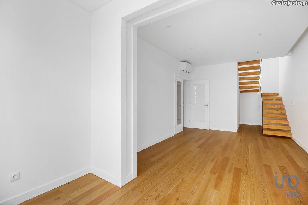 2 bedrooms Duplex in Lisbon, Portugal No. 127255