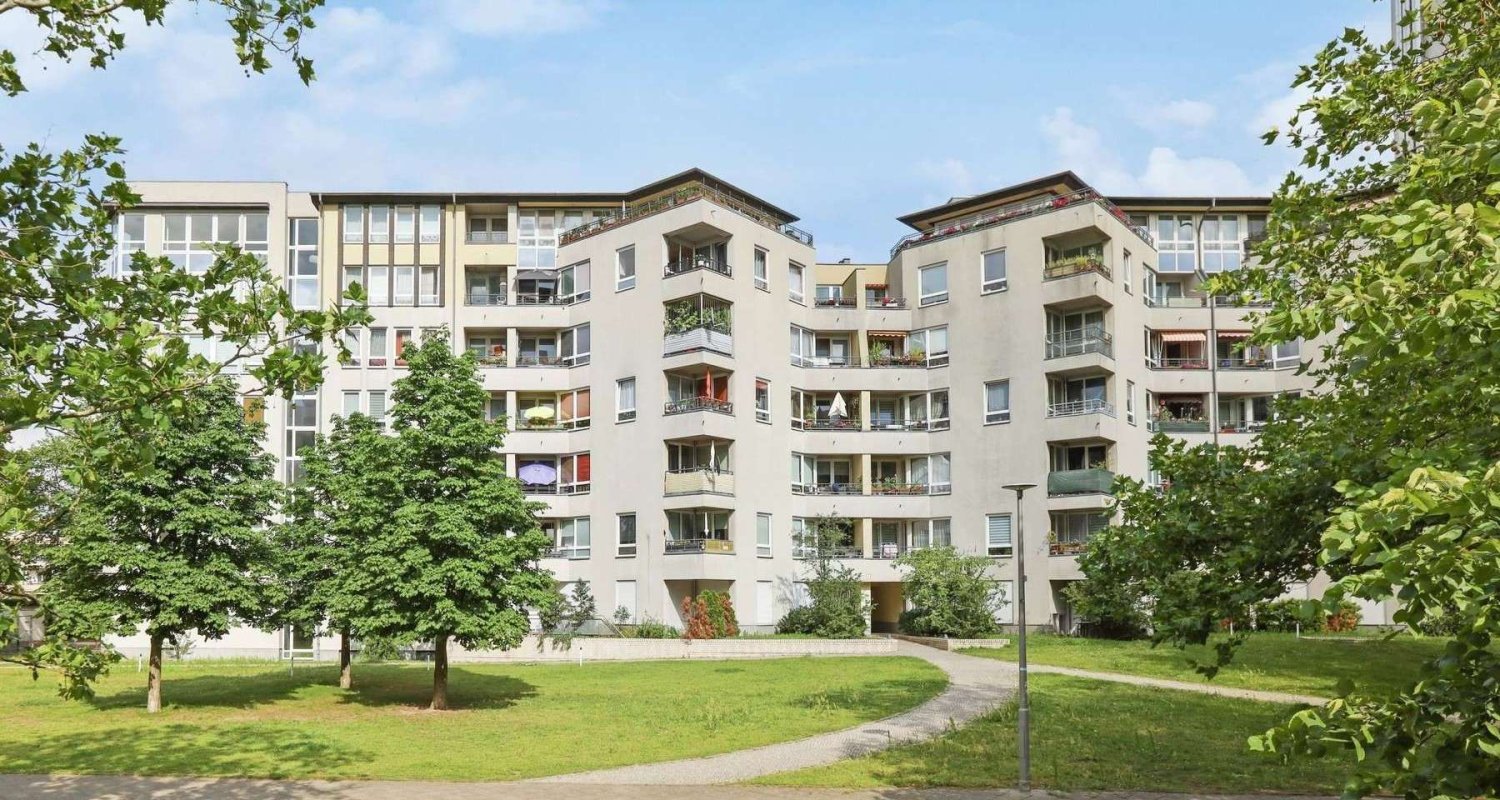 Apartamento de 1 dormitorio en Falkenhagener Feld, Germany No. 221971