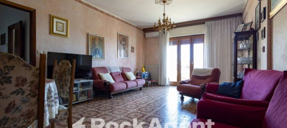 3 bedrooms Apartment in Catanzaro, Italy No. 342148 2