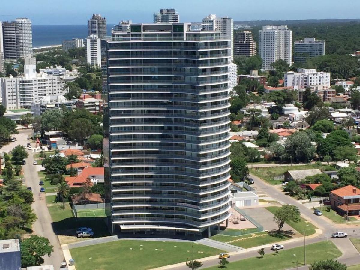 3 bedrooms Apartment in Maldonado, Uruguay No. 6703