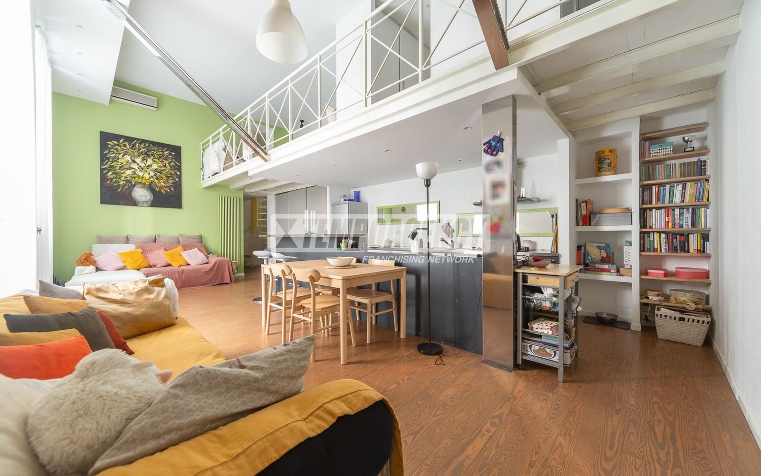 3-Zimmer Doppelhaus in Milan, Italy, Nr. 264892