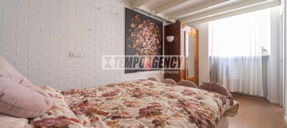 3-Zimmer Doppelhaus in Milan, Italy, Nr. 264892 4