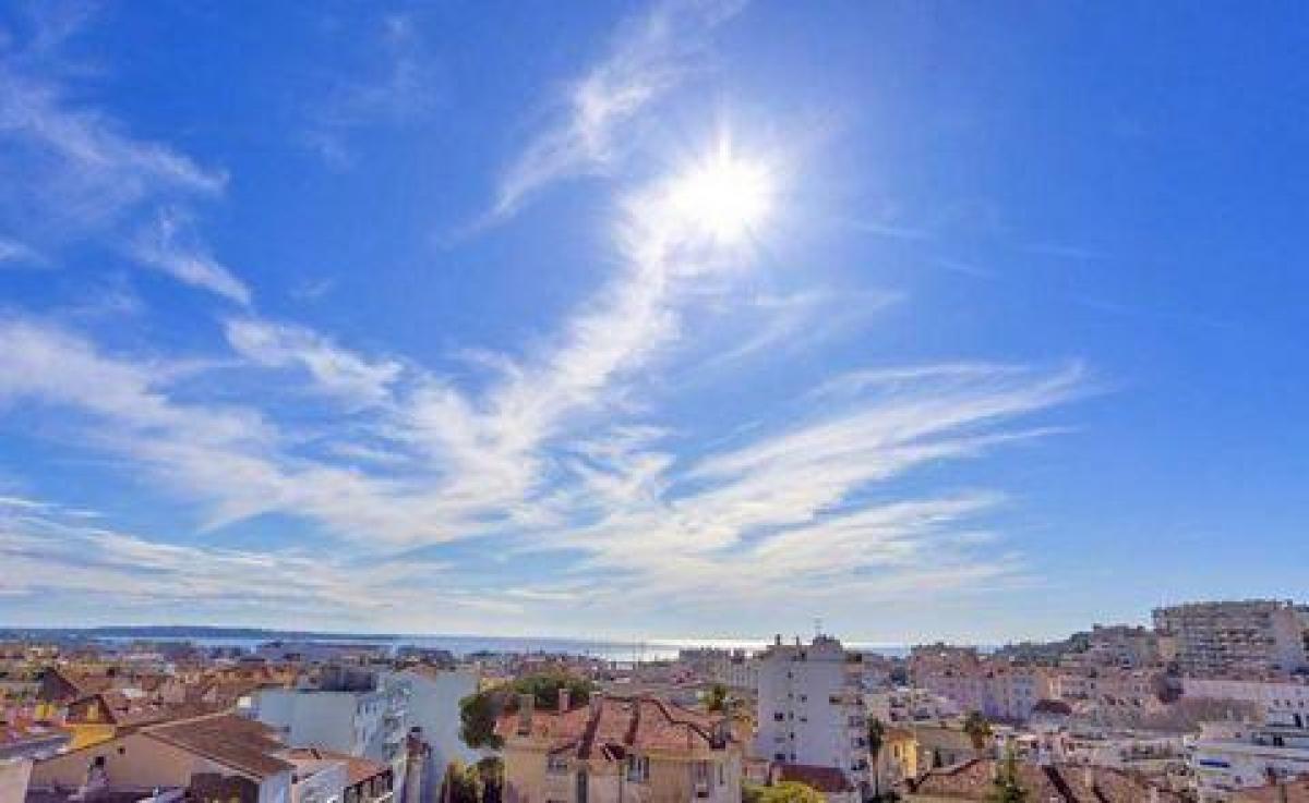 2 bedrooms Condo in Cannes, France No. 3052