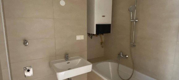 2 rooms Apartment in Favoriten, Austria No. 146609 2