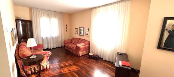 3 bedrooms House in Casina, Italy No. 327515 2