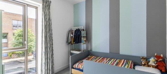 4 bedrooms House in London, United Kingdom No. 12902 13