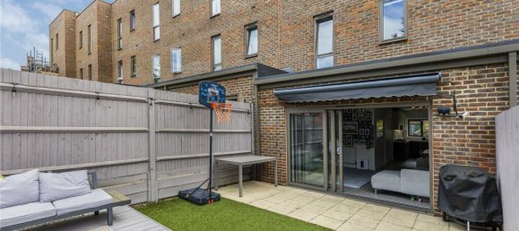 4 bedrooms House in London, United Kingdom No. 12902 5