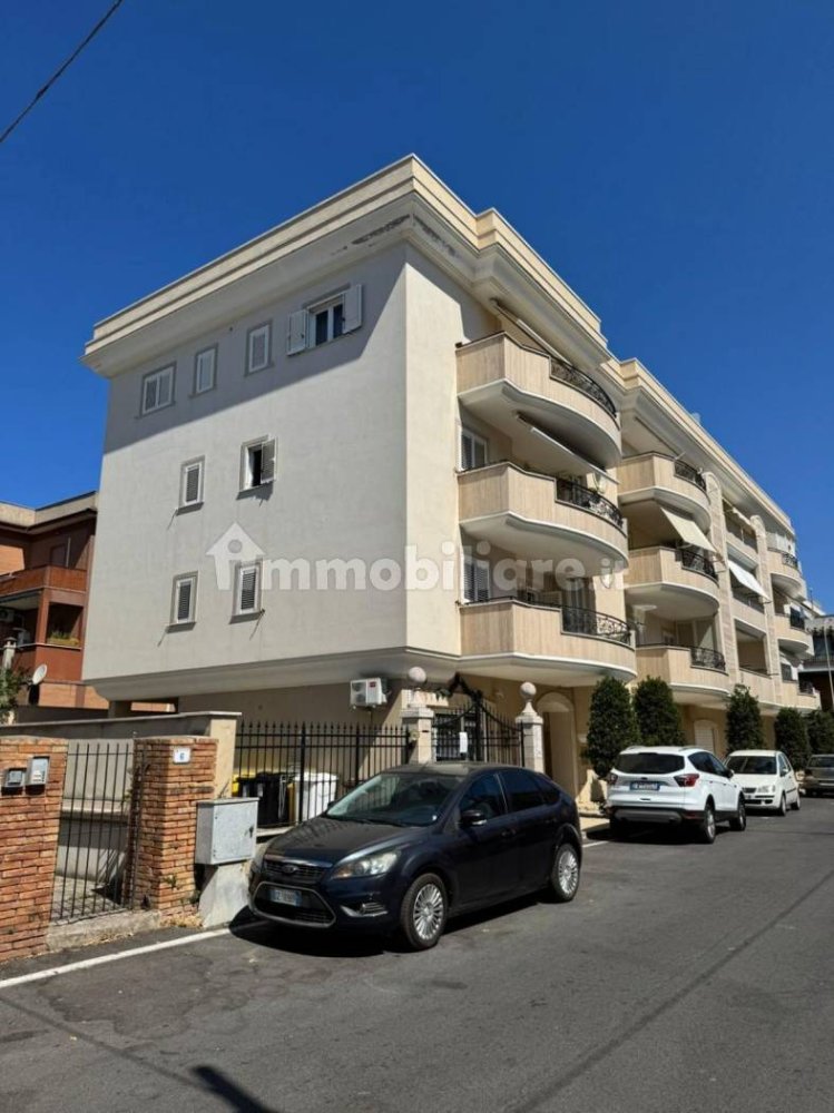 Квартира с 3 спальнями в Неттуно, Италия № 320165