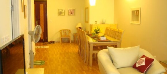 Apartamento de 3 dormitorios en Tay Ho, Vietnam No. 5106 2