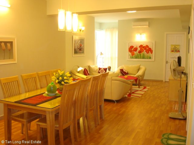 Apartamento de 3 dormitorios en Tay Ho, Vietnam No. 5106