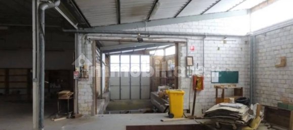 5-salle Entrepôt à Osimo, Italy No. 307888 10