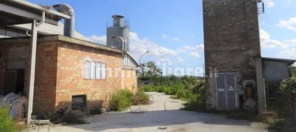 5-salle Entrepôt à Osimo, Italy No. 307888 8