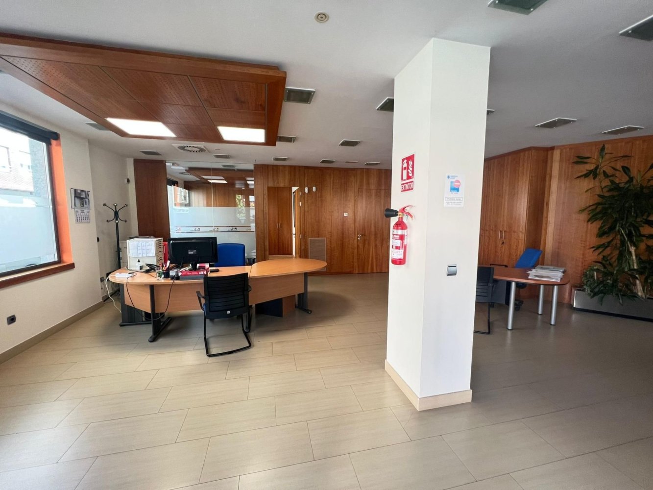 Propriété commerciale à Leon, Spain 445m² No. 60946