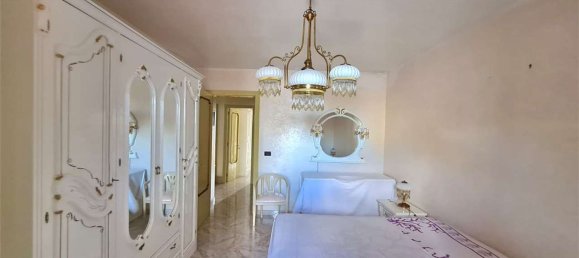 Дом с 7 комнатами в Collepasso, Италия № 105375 7