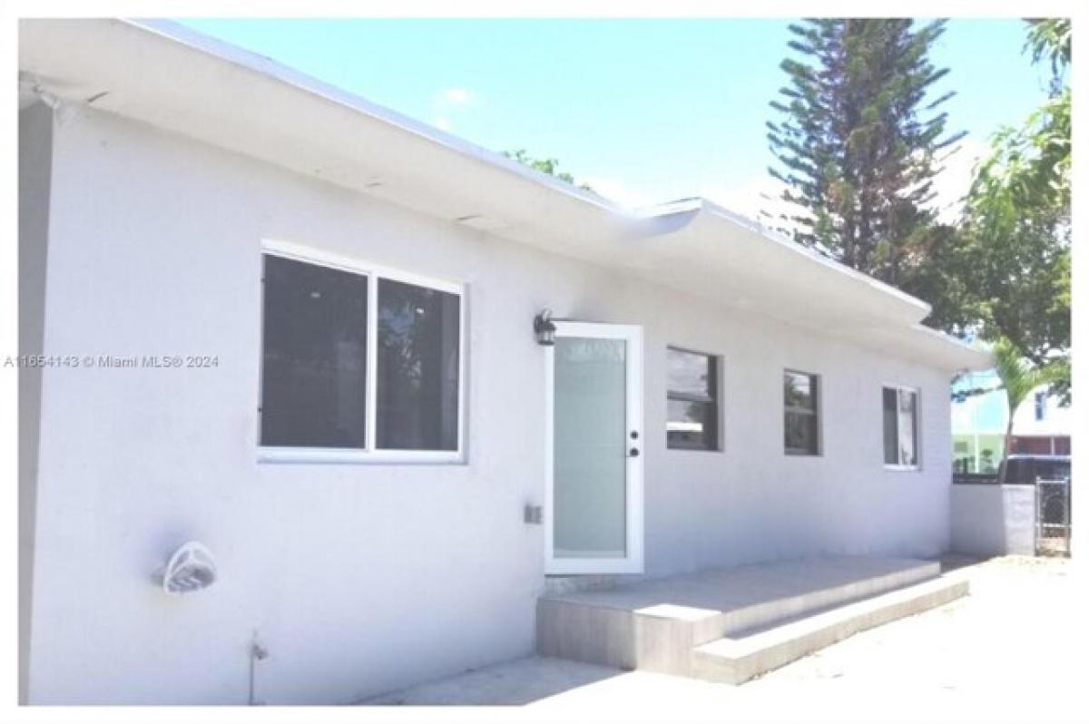 Casa de 12 dormitorios en Miami, USA No. 218545