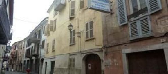 76m² Office in Mondovì, Italy No. 140090 2