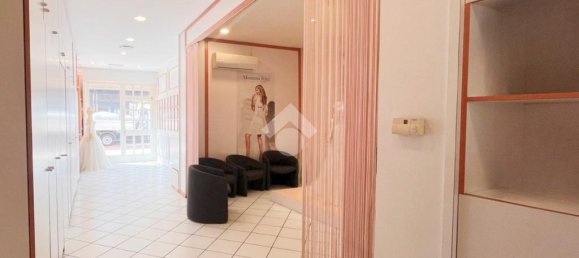 Garaje en Lanciano, Italy 90 m² No. 41872 3