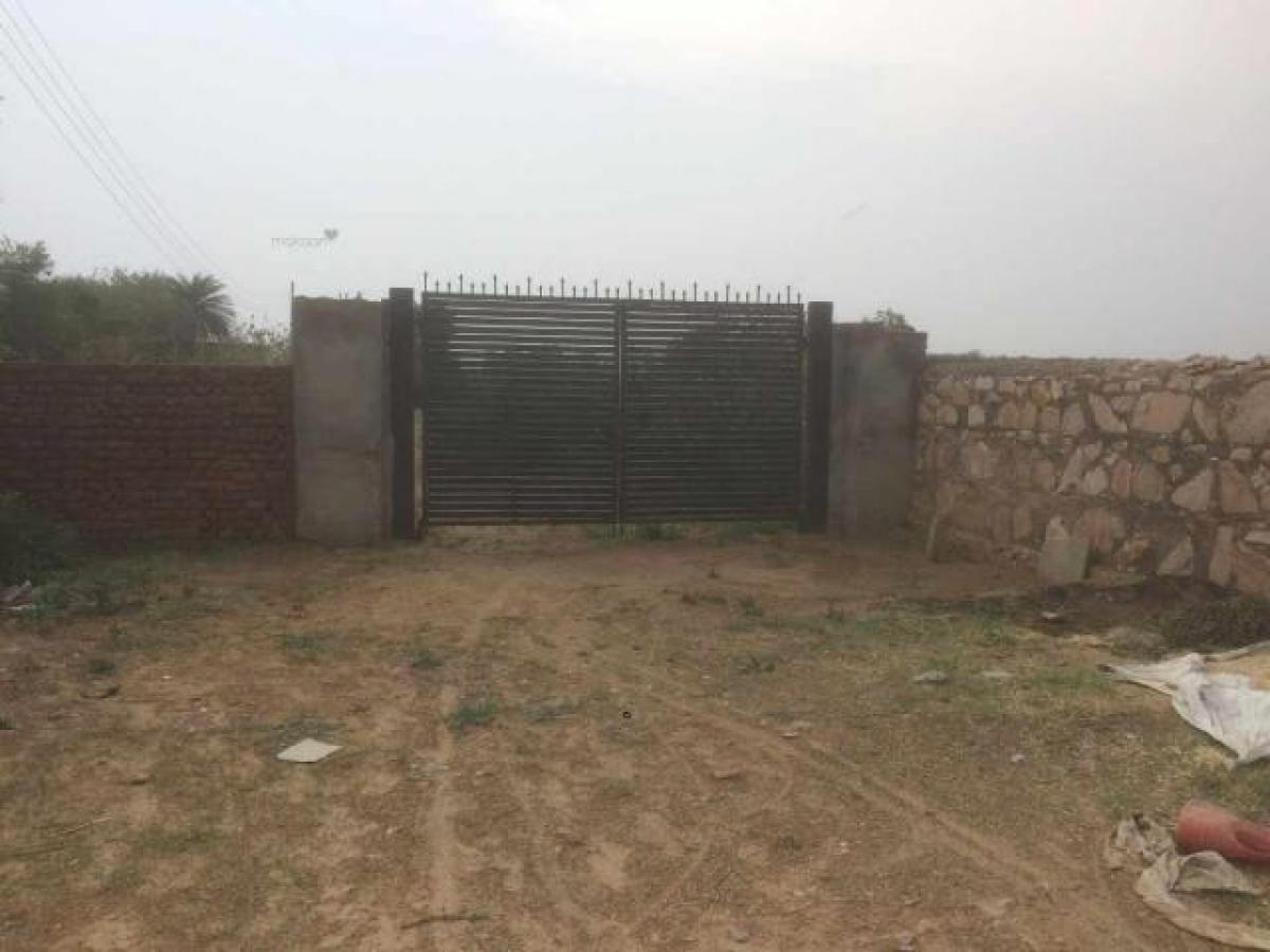  Land in Gurgaon, India No. 35930