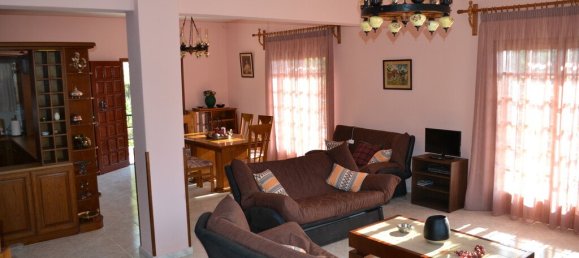 5 bedrooms Villa in Loutraki, Greece No. 3763 11