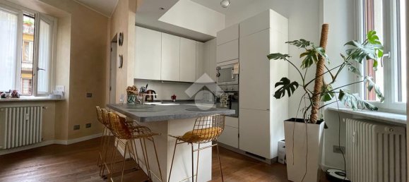2 bedrooms Apartment in Milan, Italy No. 356610 3