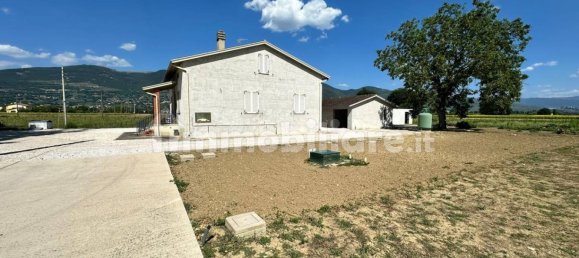 2 bedrooms Villa in Assisi, Italy No. 353584 10