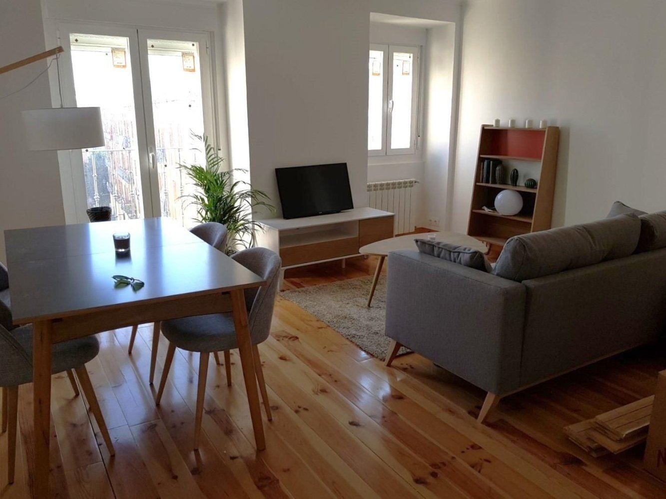 Apartamento de 2 dormitorios en Madrid, Spain No. 137387