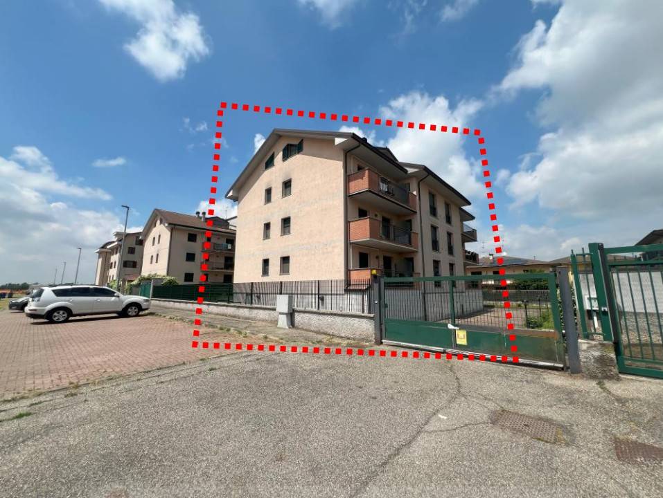 1 bedroom Apartment in Landriano, Italy No. 372401