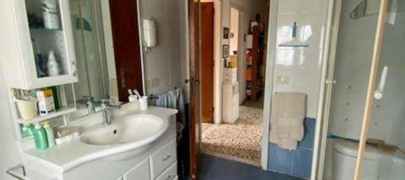 Квартира с 6 комнатами в Лукка, Италия № 258689 16