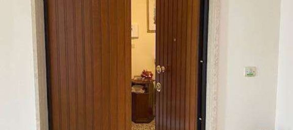 Квартира с 6 комнатами в Лукка, Италия № 258689 28