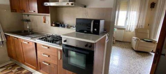 Квартира с 6 комнатами в Лукка, Италия № 258689 6