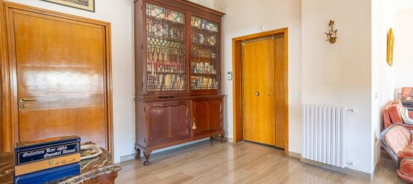 5-Zimmer Wohnung in Naples, Italy, Nr. 266790 10