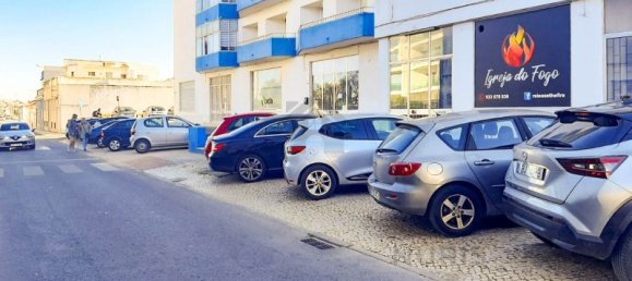 192m² Commercial property in Portimao, Portugal No. 265323 3