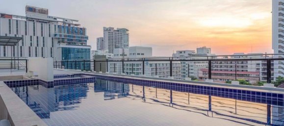 2 bedrooms Condo in Pattaya, Thailand No. 1200 4