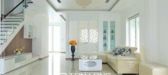 3 bedrooms Villa in Long Bien, Vietnam No. 3305 4