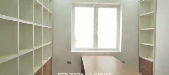 3 bedrooms Villa in Long Bien, Vietnam No. 3305 6