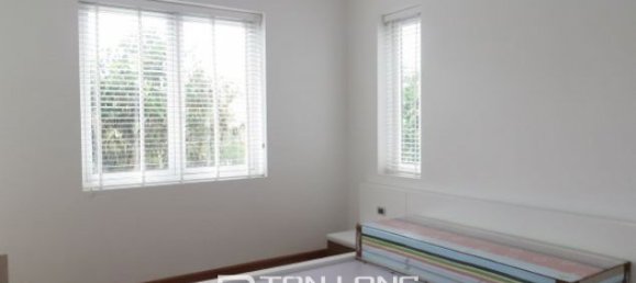 3 bedrooms Villa in Long Bien, Vietnam No. 3305 10